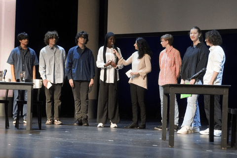 Die Joseph-von-Fraunhofer-Schule beim „Tag der Quellen“ im Münchner Volkstheater Beitragsbild
