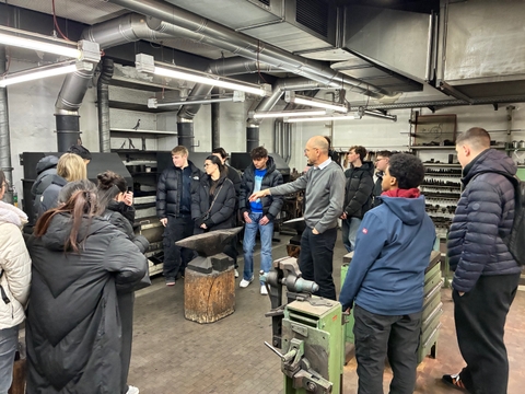 Besuch der Klasse 10a an der Berufsschule für Fertigungstechnik Beitragsbild